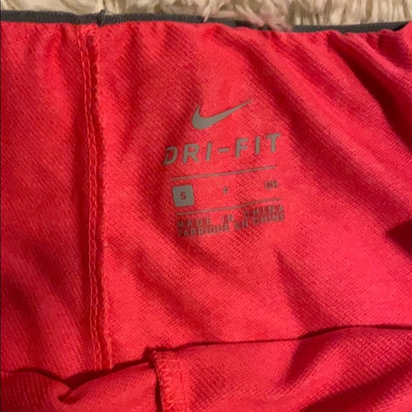 Nike shorts size small - Picture 4 of 4